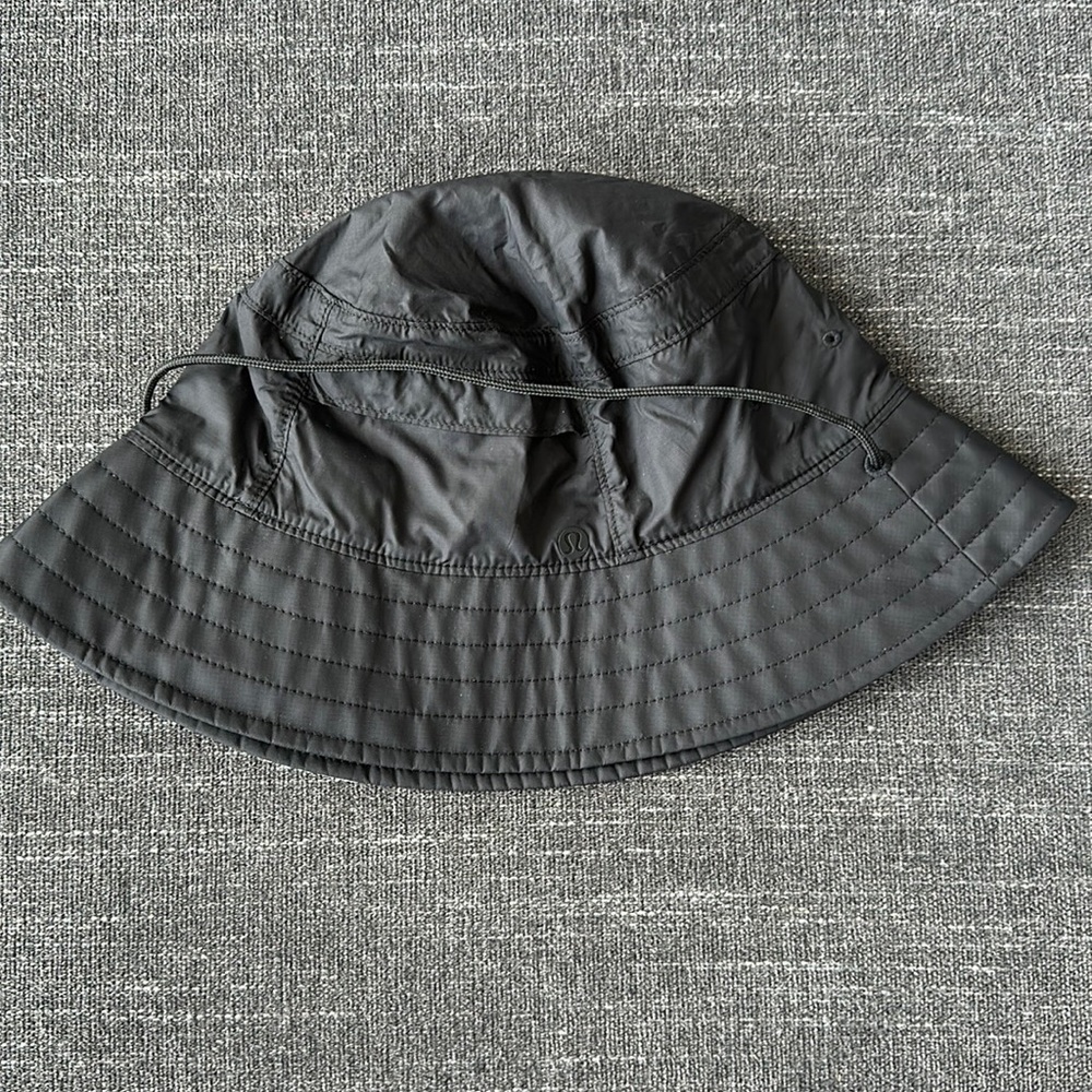 Lululemon lightweight bucket hat, black, L/XL